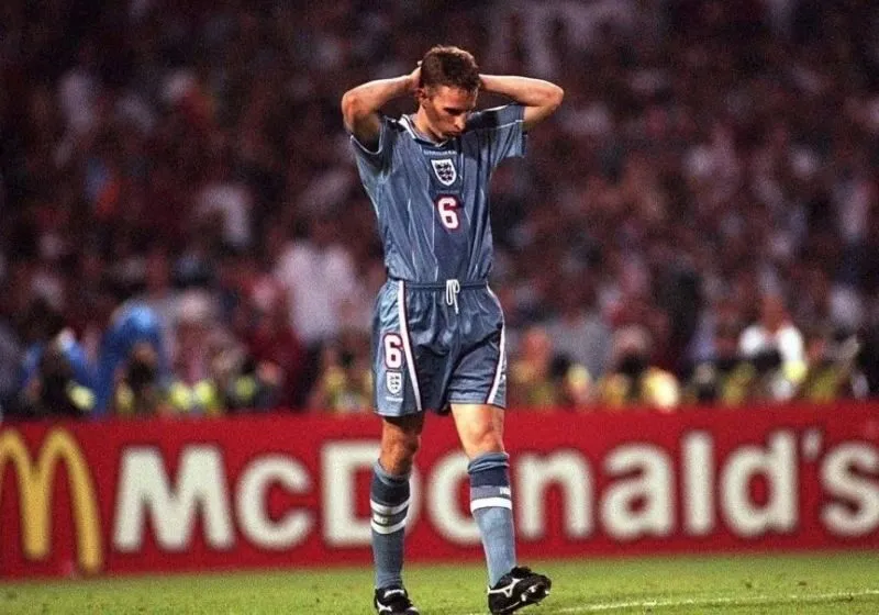 Cú sút hỏng của Southgate khiến Anh dừng bước trước Đức tại EURO 1996