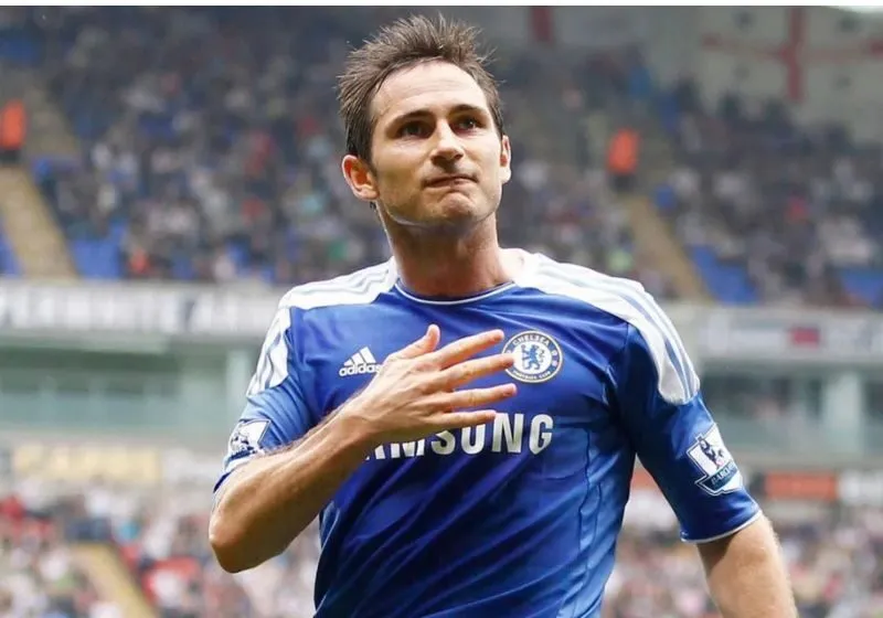 Lampard nổi bật nhờ khả năng sút xa uy lực, những pha băng lên thông minh