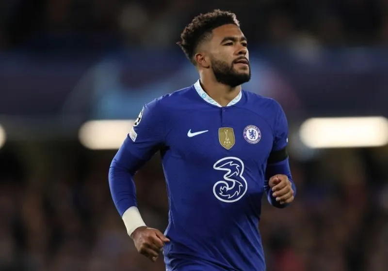 Trong màu áo Chelsea, James tiếp tục đóng vai trò mắt xích then chốt