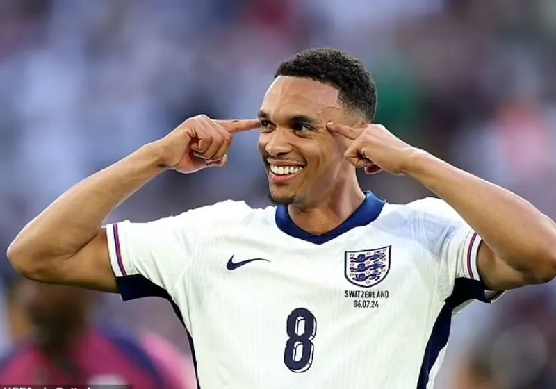 Quân bài dự bị chiến lược Trent Alexander-Arnold