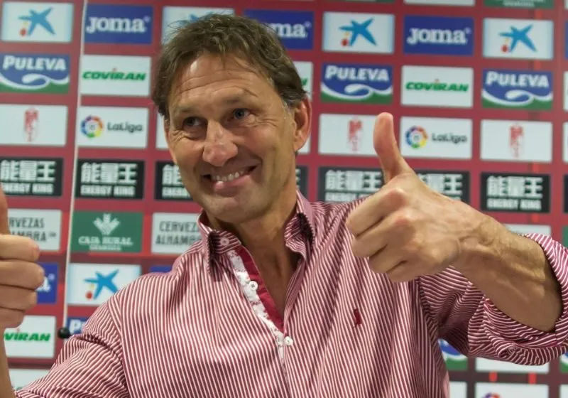 Tony Adams bước vào sự nghiệp huấn luyện